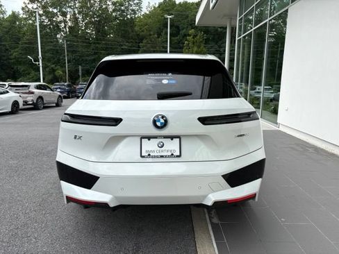 Used 2024 BMW iX xDrive50 w/ Sport Package AWD/4WD image 8