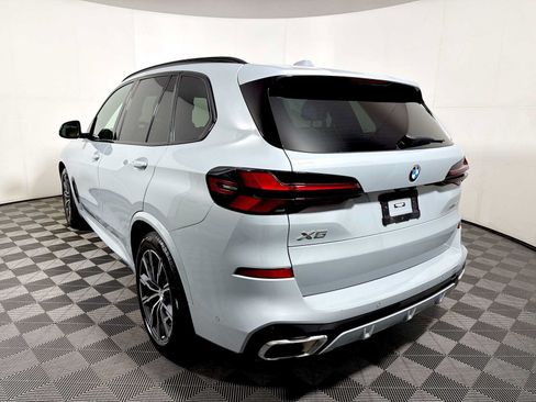 Used 2024 BMW X5 xDrive40i w/ M Sport Package AWD/4WD image 5