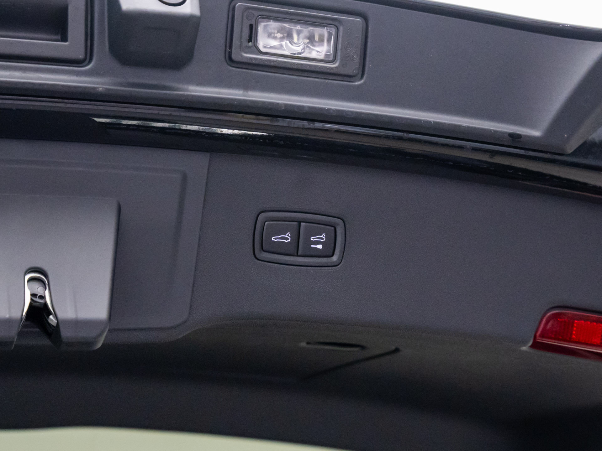Certified 2026 Porsche Cayenne AWD/4WD image 34