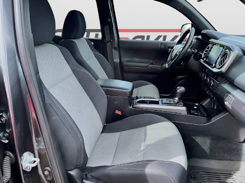 Used 2023 Toyota Tacoma TRD Sport AWD/4WD image 25