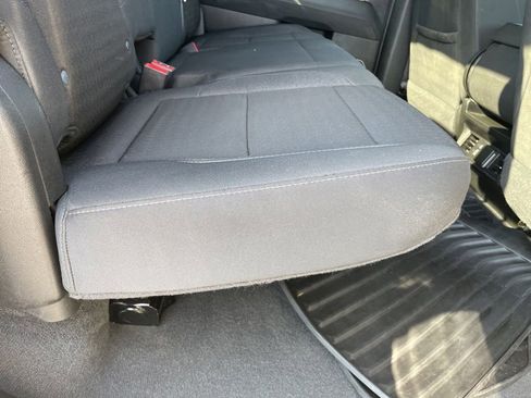 Used 2025 Chevrolet Silverado 1500 LT AWD/4WD image 30