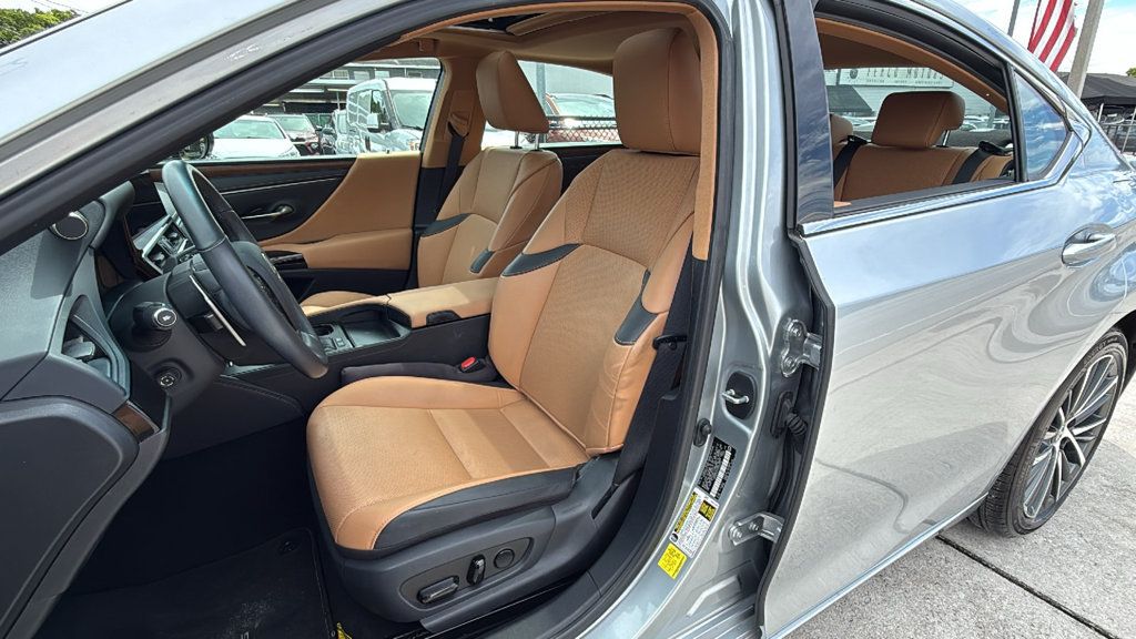 Used 2023 Lexus ES 300h w/ Premium Package FWD image 22