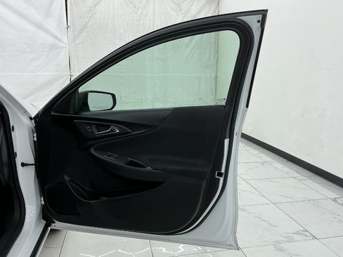 Used 2019 Chevrolet Malibu LS FWD image 17