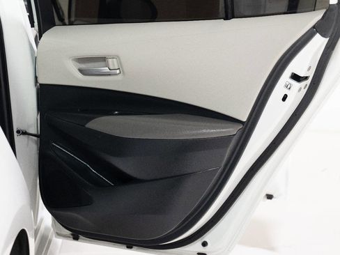 Used 2020 Toyota Corolla LE image 21