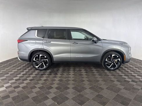 Used 2024 Mitsubishi Outlander SE image 5