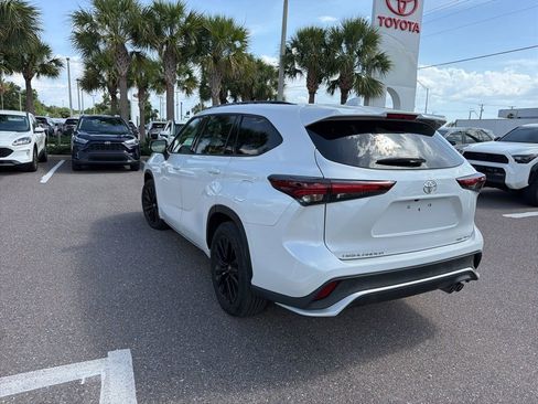 Used 2025 Toyota Highlander XSE AWD/4WD image 4