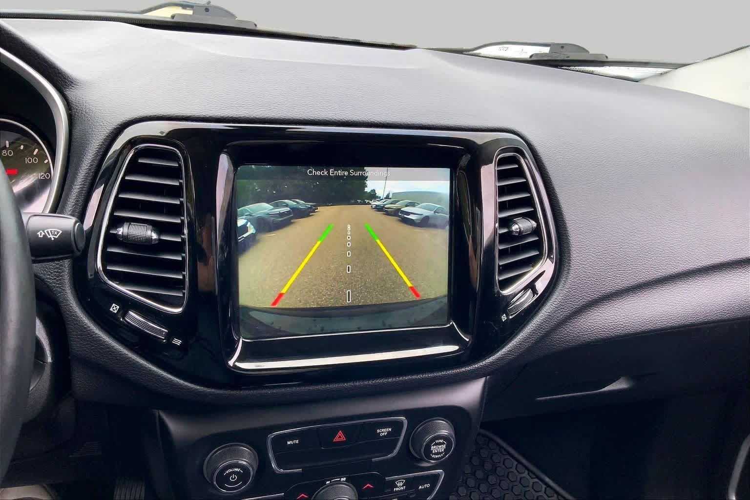 Used 2018 Jeep Compass Latitude w/ Popular Equipment Group AWD/4WD image 29