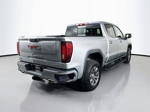 Used 2024 GMC Sierra 1500 AT4 w/ Technology Package AWD/4WD image 13