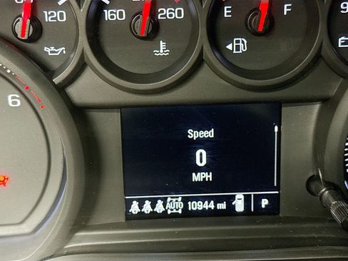 Used 2025 Chevrolet Silverado 1500 Custom Trail Boss w/ Turbomax Blackout Package image 15