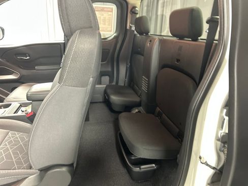 Used 2025 Nissan Frontier SV RWD image 21