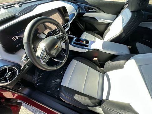 Used 2025 Chevrolet Equinox EV LT w/ Convenience Package II image 22