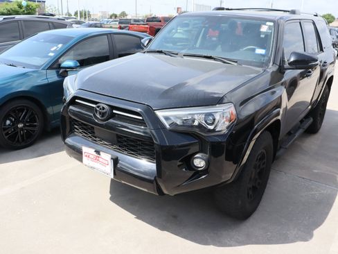 Used 2023 Toyota 4Runner SR5 Premium w/ Moonroof Package image 4