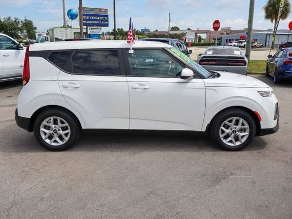 Used 2020 Kia Soul S FWD image 6