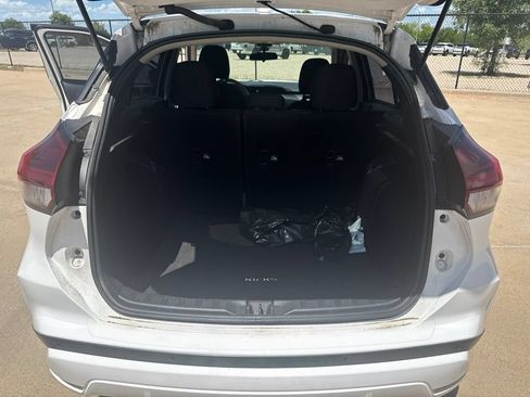 Certified 2021 Nissan Kicks SV FWD image 12