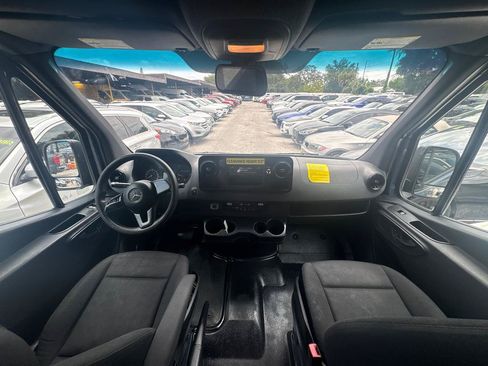 Used 2019 Mercedes-Benz Sprinter 170 image 11