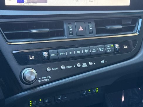 Used 2025 Lexus ES 350 w/ Premium Package FWD image 20