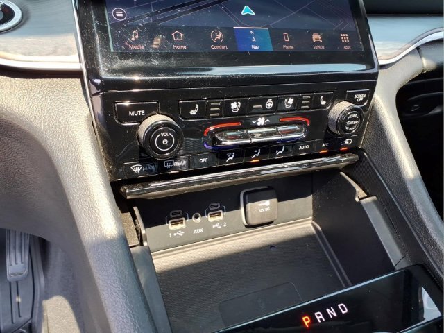 Used 2024 Jeep Grand Cherokee Limited w/ Luxury Tech Group II AWD/4WD image 23