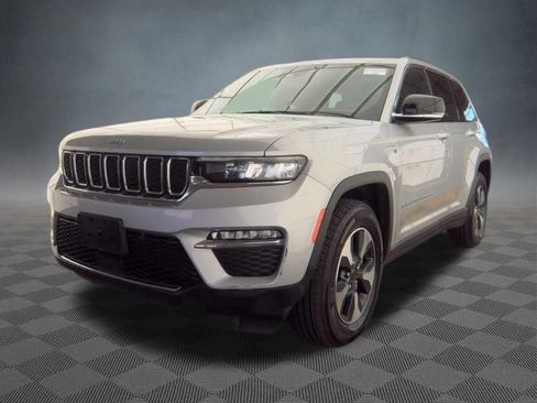 Used 2024 Jeep Grand Cherokee Limited 4xe w/ Trailer Tow Package AWD/4WD image 2