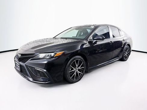 Used 2023 Toyota Camry SE w/ Convenience Package AWD/4WD image 3