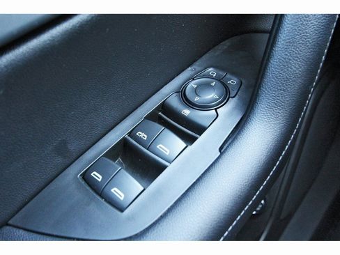 Used 2020 Chevrolet Blazer LT image 21