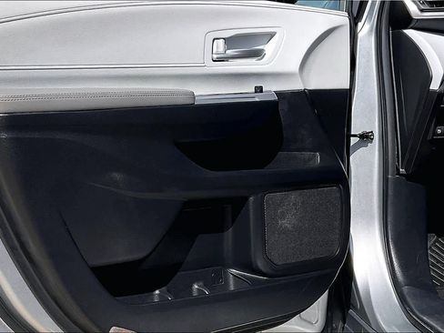 Used 2025 Toyota Sienna XLE FWD image 22