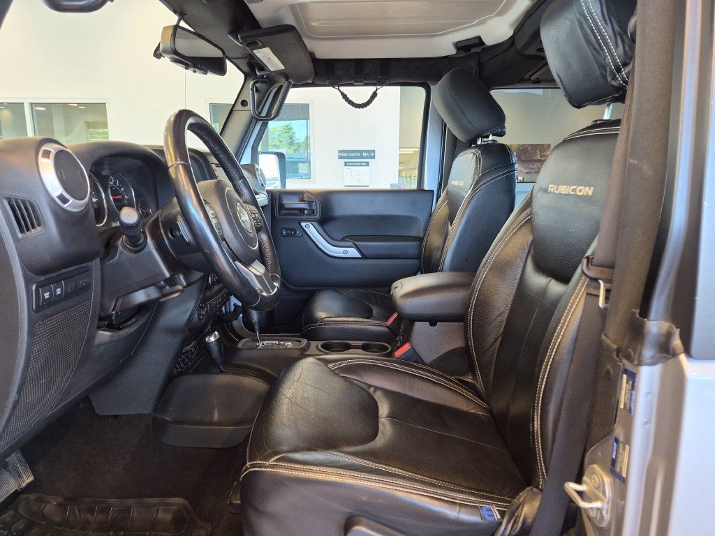 Used 2017 Jeep Wrangler Rubicon w/ Power Convenience Group AWD/4WD image 14