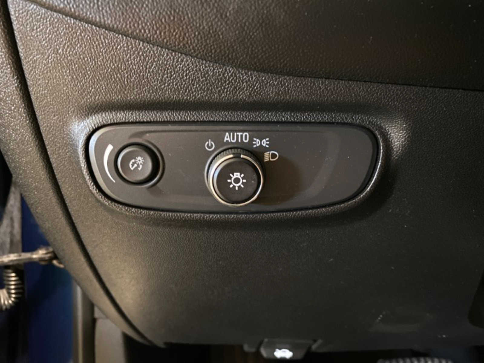 Used 2020 Chevrolet Equinox LT AWD/4WD image 38