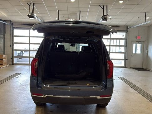 New 2026 GMC Yukon XL Elevation image 16