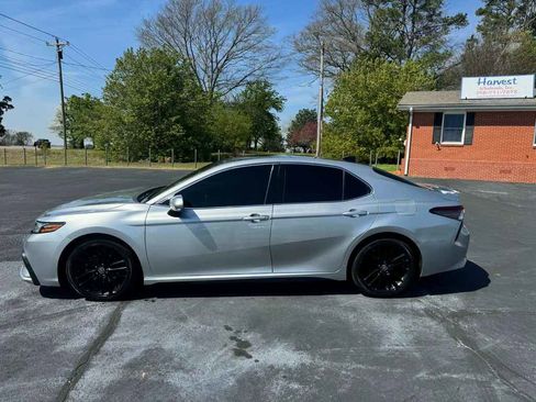 Used 2021 Toyota Camry XSE image 3