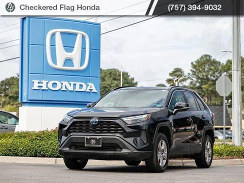 Used 2024 Toyota RAV4 XLE image 1