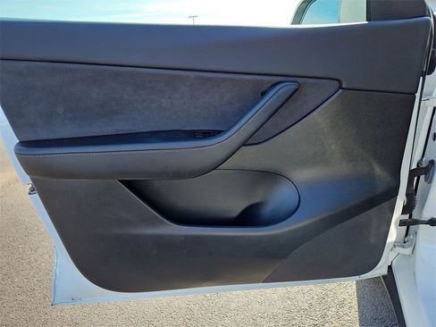 Used 2021 Tesla Model Y 2WD image 22