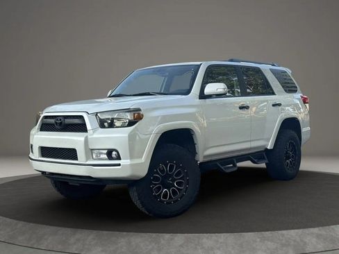 Used 2011 Toyota 4Runner SR5 w/ Premium Pkg w/Leather AWD/4WD image 4