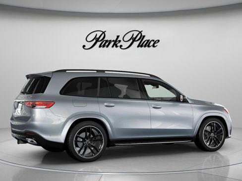 New 2026 Mercedes-Benz GLS 580 4MATIC image 23