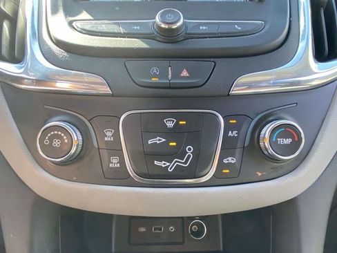 Used 2023 Chevrolet Equinox LS w/ LS Convenience Package image 21