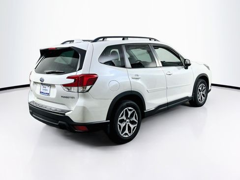 Used 2023 Subaru Forester Premium AWD/4WD image 5