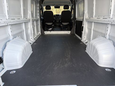 Used 2025 RAM ProMaster 3500 w/ Convenience Group image 18