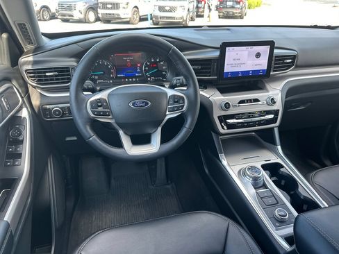 Certified 2023 Ford Explorer XLT w/ Equipment Group 202A AWD/4WD image 25