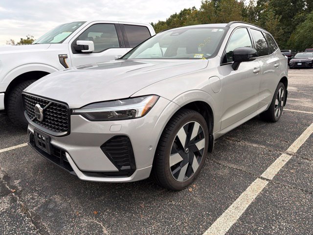 Used 2024 Volvo XC60 T8 Ultimate w/ Climate Package AWD/4WD image 3