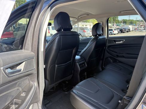 Used 2018 Ford Edge Titanium image 14