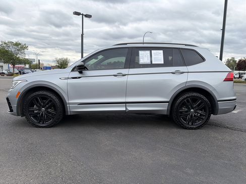 Used 2022 Volkswagen Tiguan SE R-Line FWD image 8