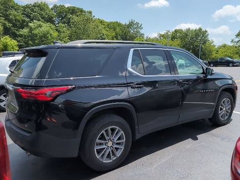 Used 2023 Chevrolet Traverse LT FWD image 3