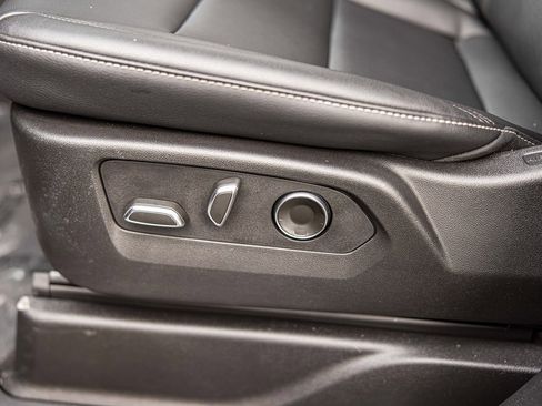 Used 2025 Cadillac Escalade Luxury image 23