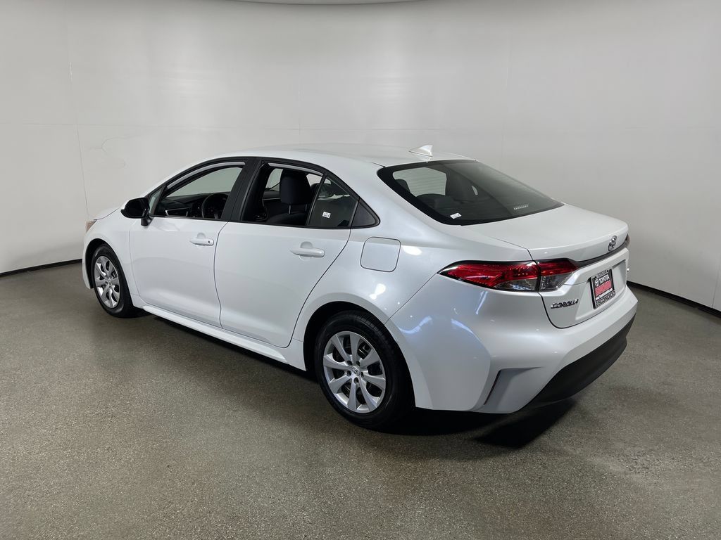 Used 2025 Toyota Corolla LE FWD image 5