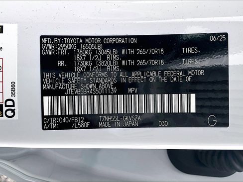 Used 2025 Toyota 4Runner TRD Off-Road image 29