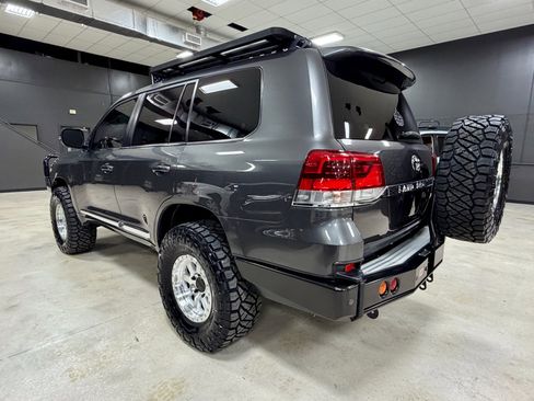 Used 2019 Toyota Land Cruiser image 5