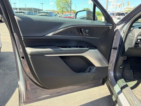 Certified 2024 Cadillac Lyriq Luxury AWD/4WD image 7