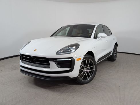 New 2026 Porsche Macan AWD/4WD image 12