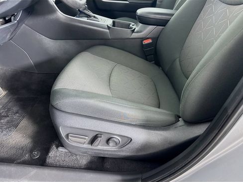 Used 2024 Toyota RAV4 XLE FWD image 34