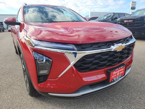 New 2026 Chevrolet Trax LT image 11