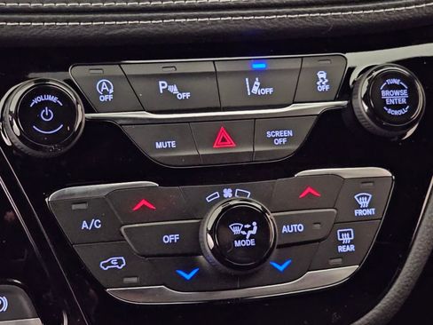 New 2026 Chrysler Pacifica Select image 19